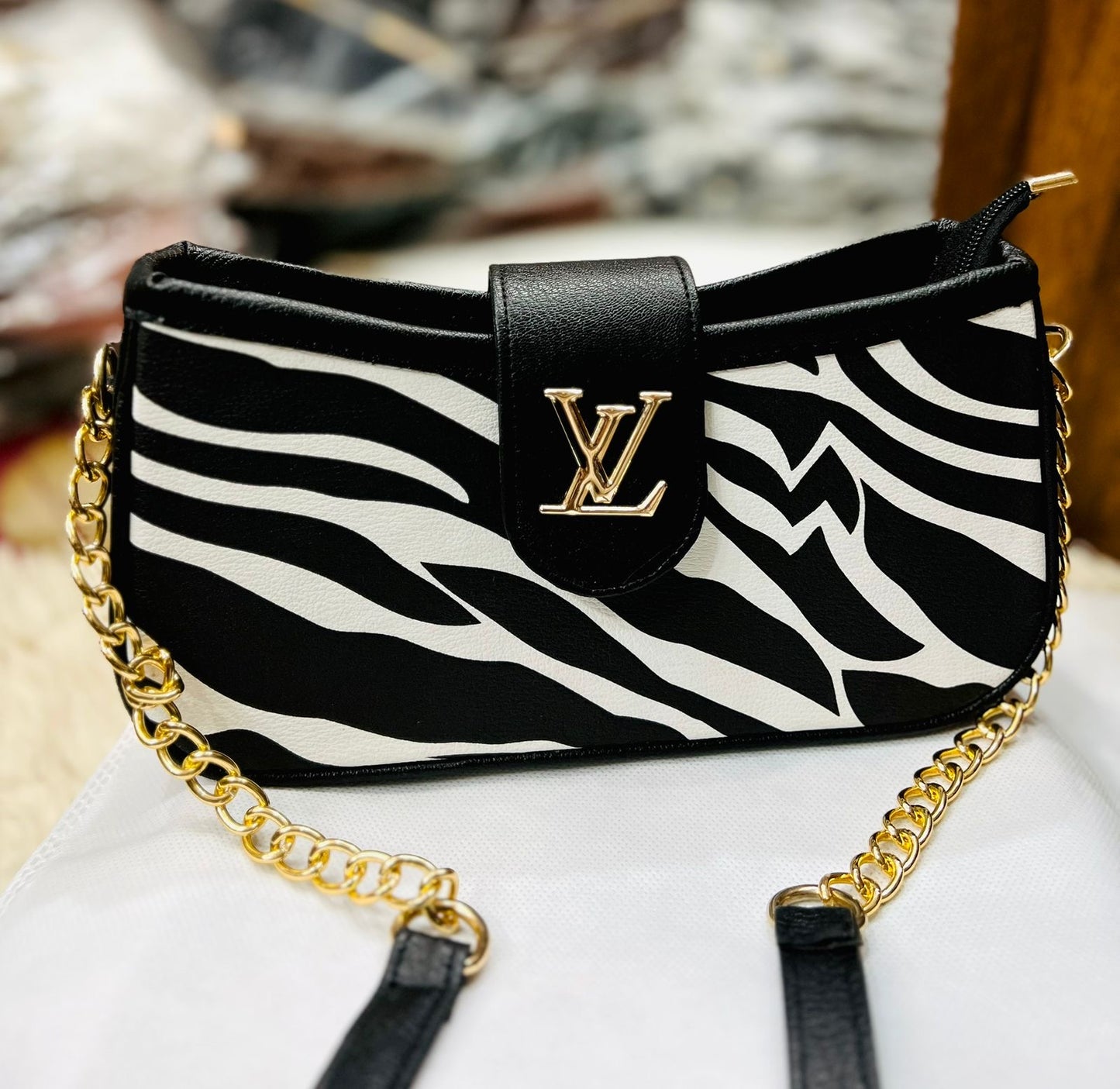 Parisian Luxe Houndstooth Bag - Iconic Black & White Edition